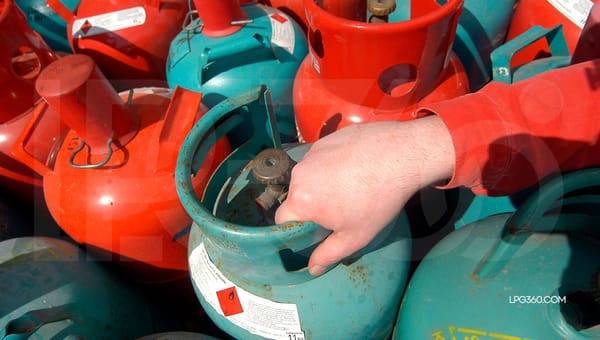 How LPG Retailers Contribute to Local Economic Growth